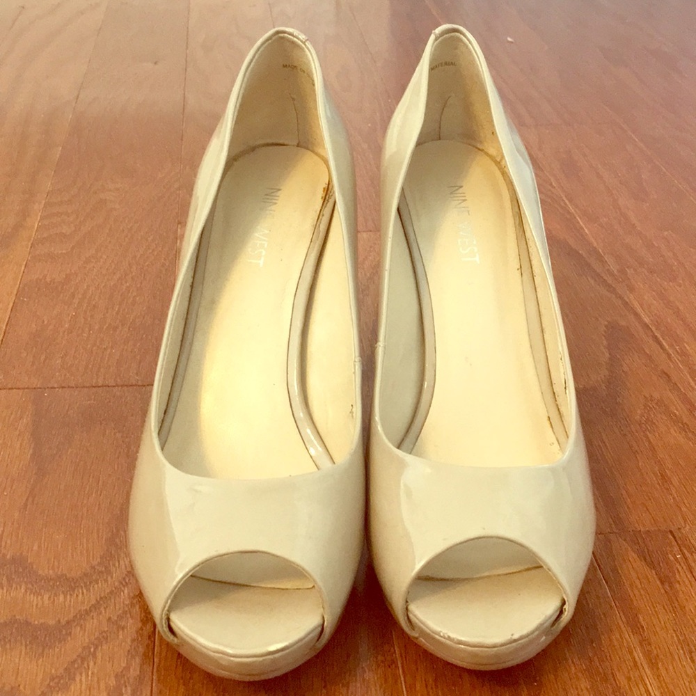 Peep toe nude heels